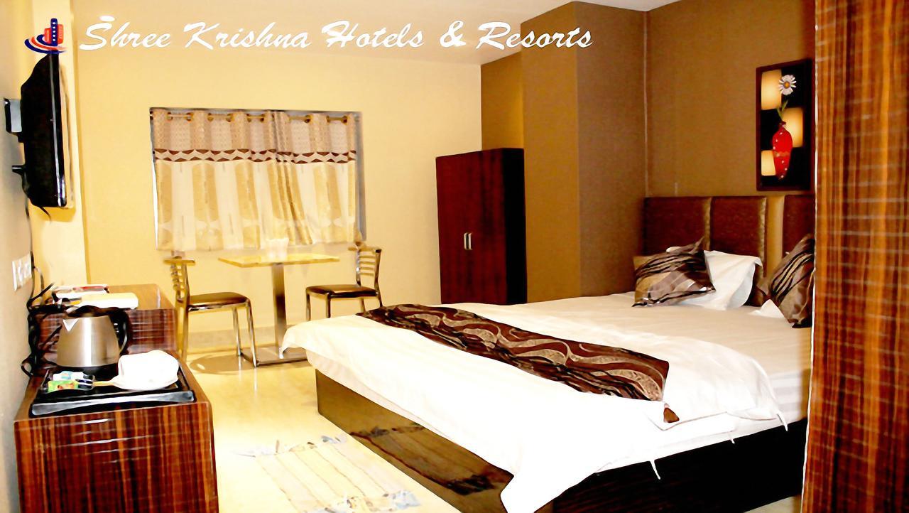 Hotel Shree Krishna International And 2*